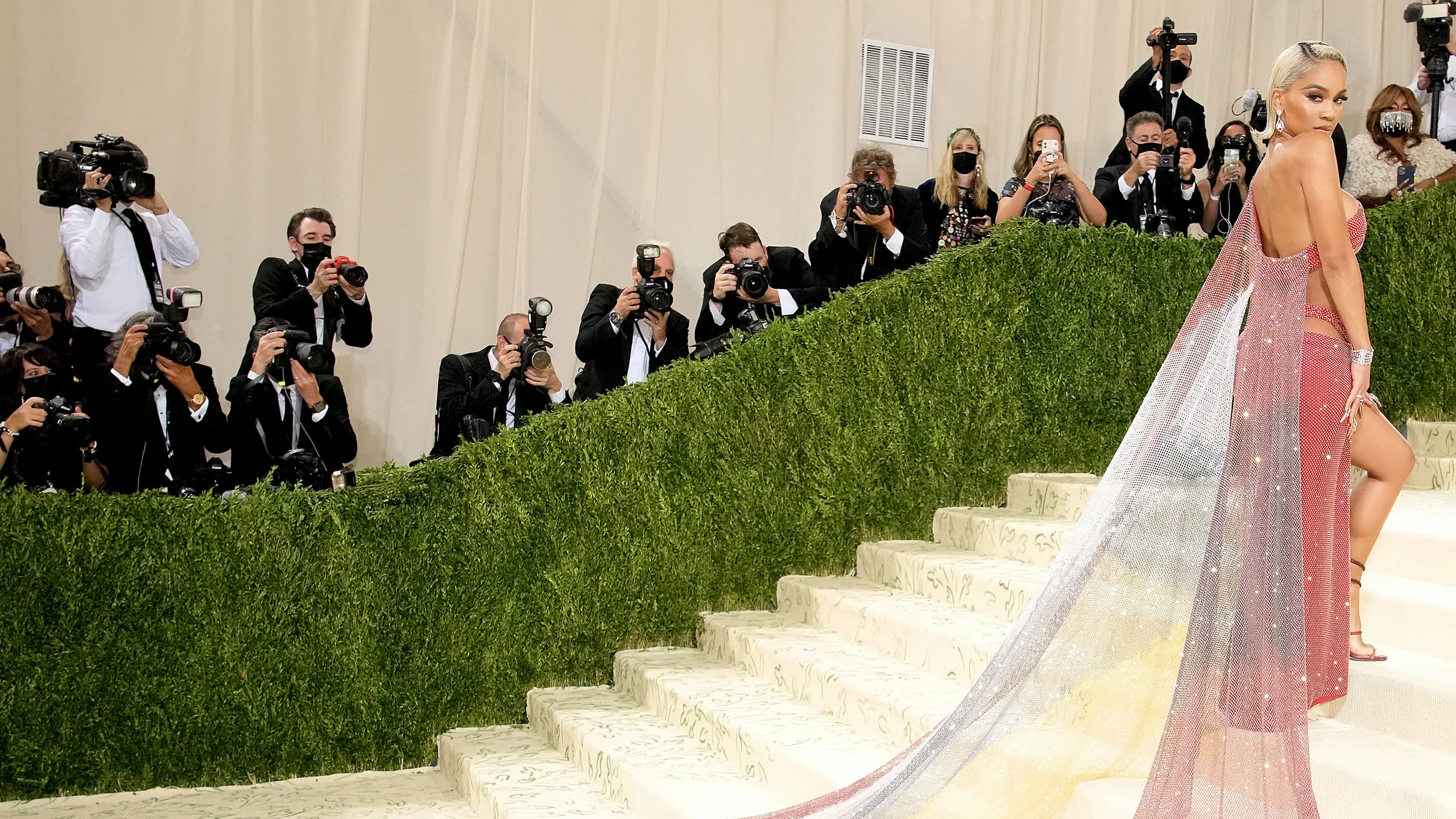 Who is Hosting The 2022 Met Gala Theme?
